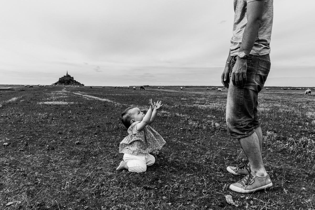 photographe reportage famille normandie - seance famille baie mont saint michel