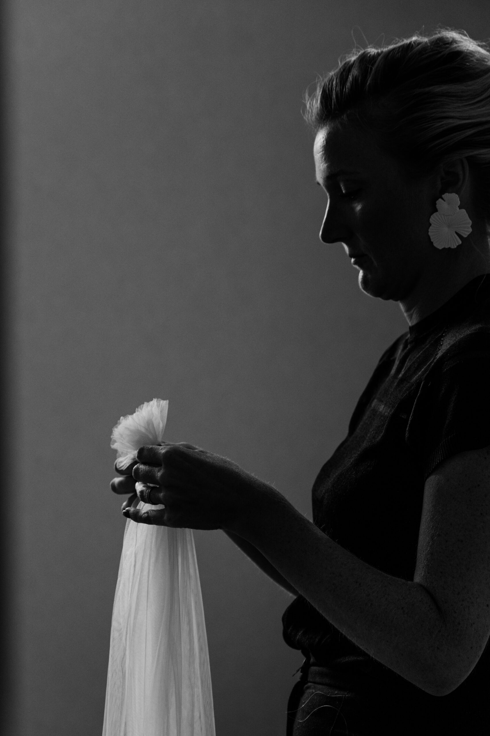 photographe mariage manche - reportage photo normandie - voile de la mariee - audrey guyon