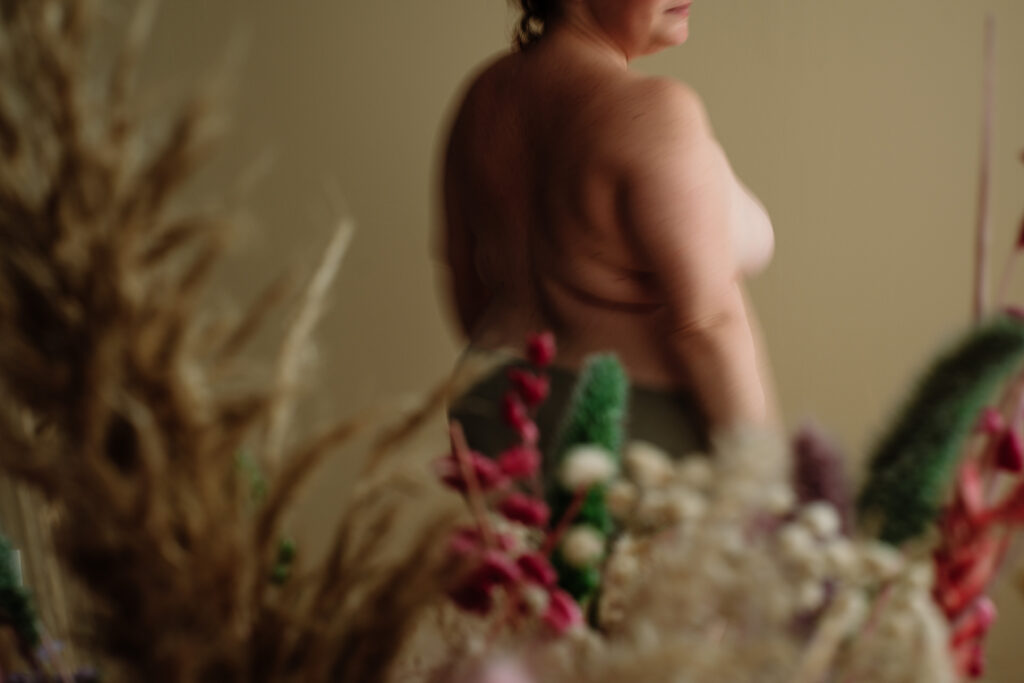 photo intimiste femme - lumière naturelle - audrey guyon