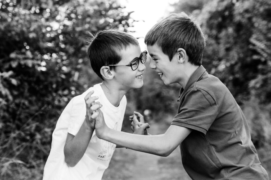 séance famille extérieur - photographe famille manche - audrey guyon