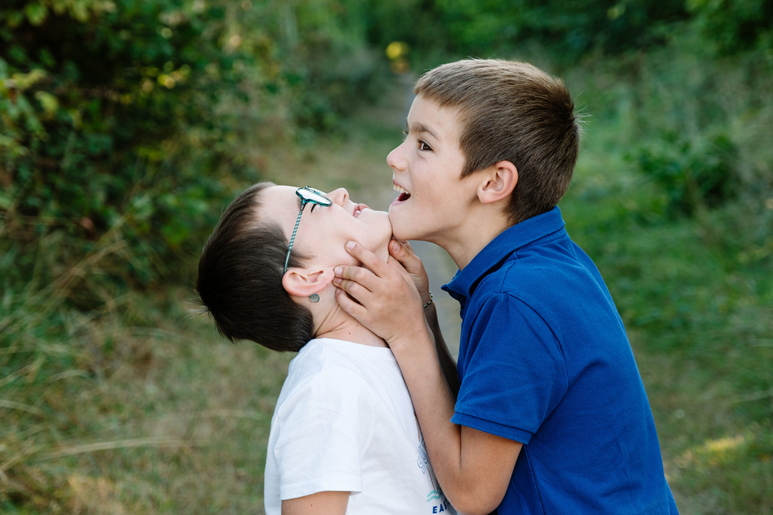 photo frères - photo de famille extérieur - audrey guyon